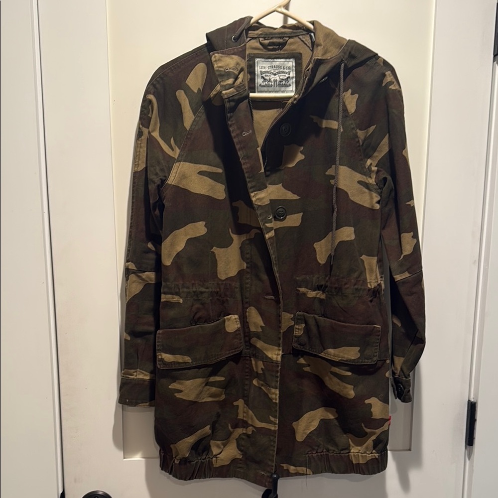 Levi’s Camouflage Hooded Jacket - Picture 2 of 9